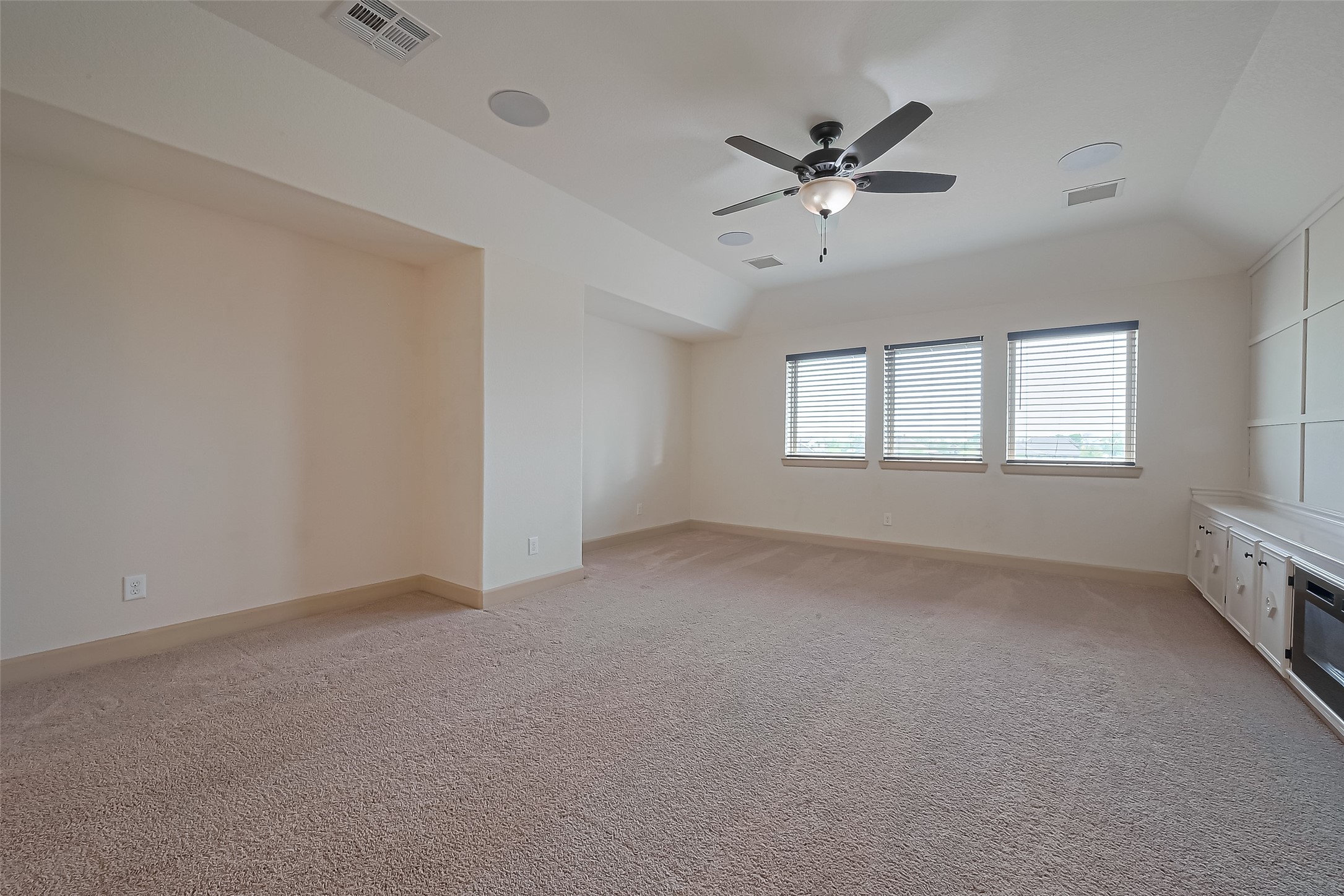4810 Dubuque Parkway Rosharon, TX 77583 - Photo 28 of 45 a view of an empty room with a window