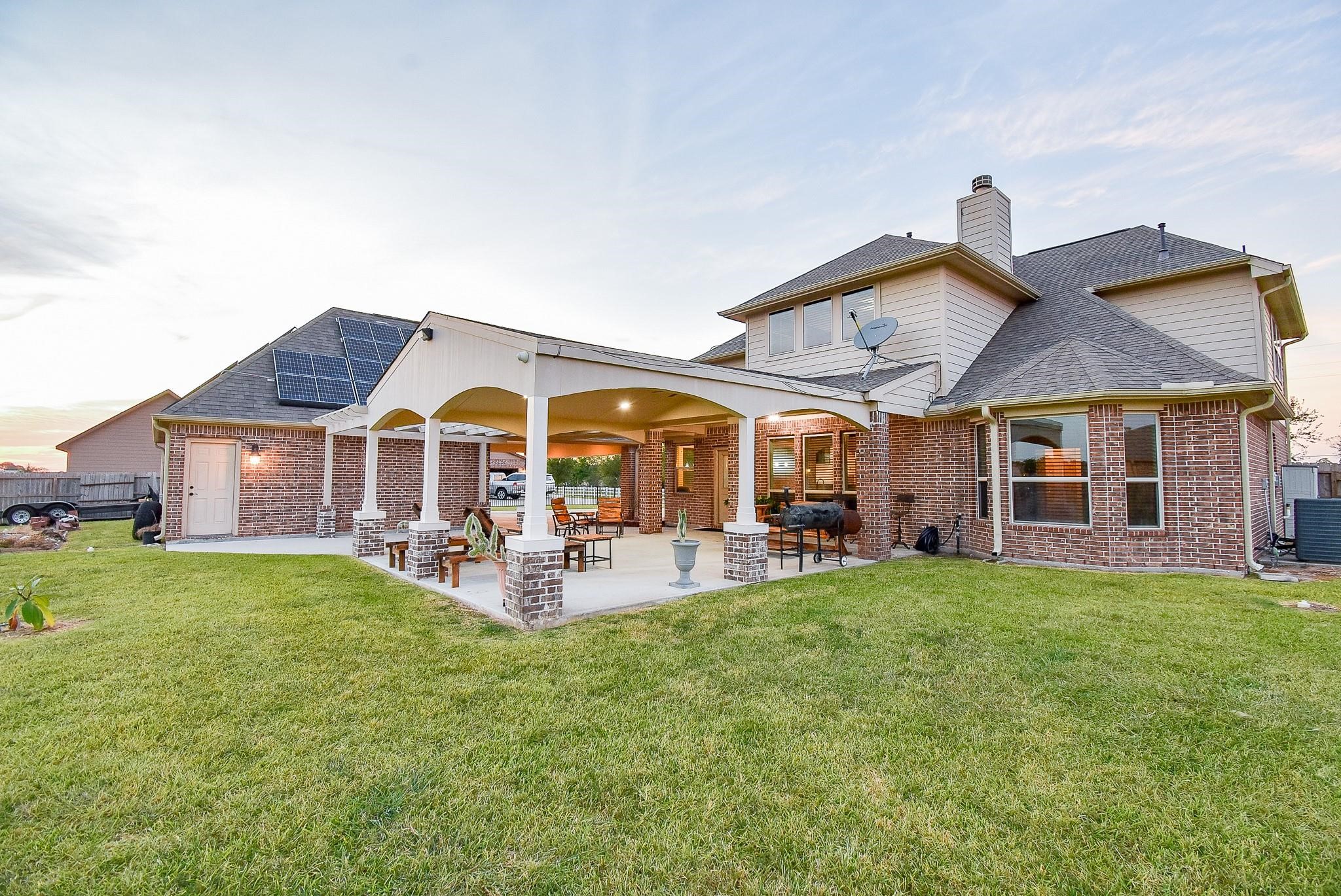 4810 Dubuque Parkway Rosharon, TX 77583 - Photo 33 of 45 a view of a house with a yard porch and sitting area