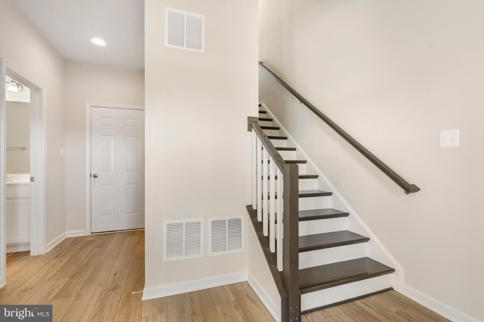 760 Union Street Frederick, MD 21701 - Photo 2 of 33 Front Foyer