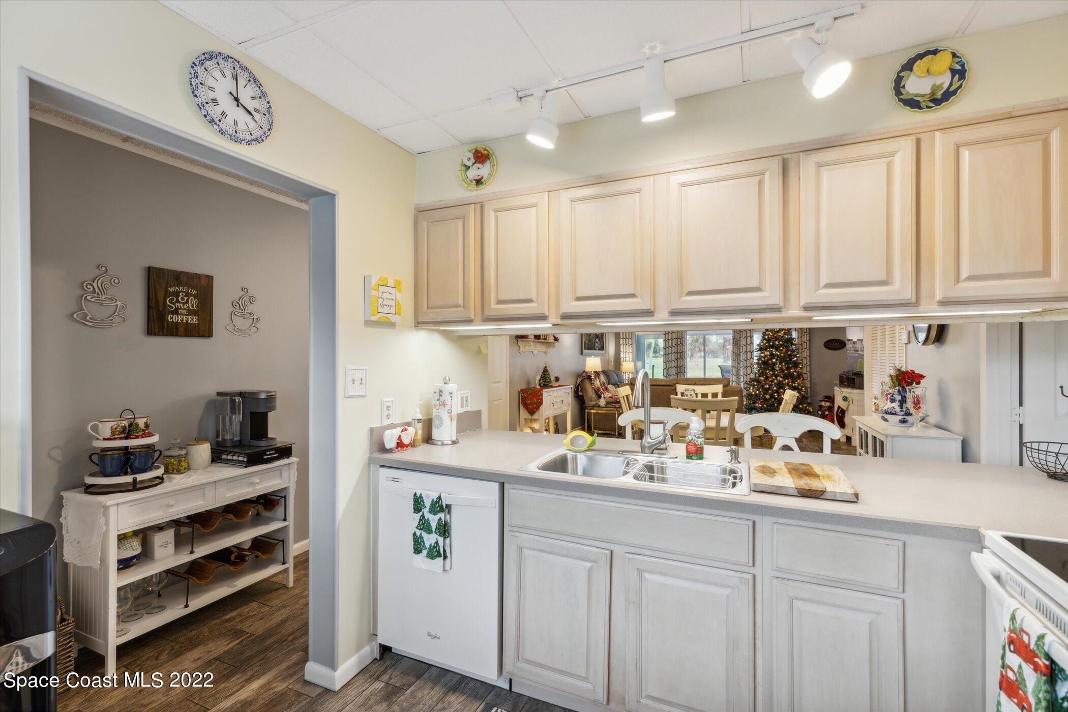 2727 North Wickham Road, Unit 10110 Melbourne, FL 32935 - Photo 8 of 35 09-2727-N-Wickham-Rd-Melbourne-FL-32935-