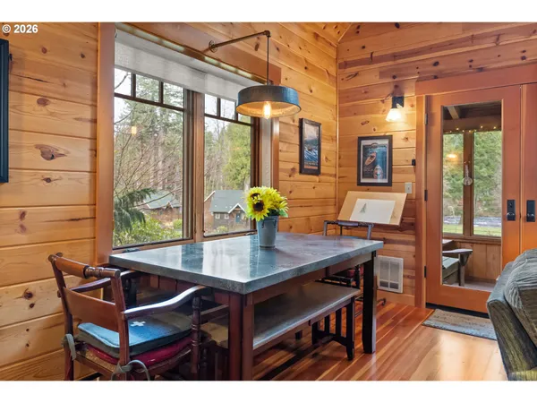 $539,000 | 56483 McKenzie Highway, Unit 15, Blue River, OR 97413