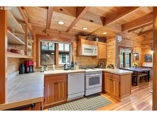 $539,000 | 56483 McKenzie Highway, Unit 15, Blue River, OR 97413