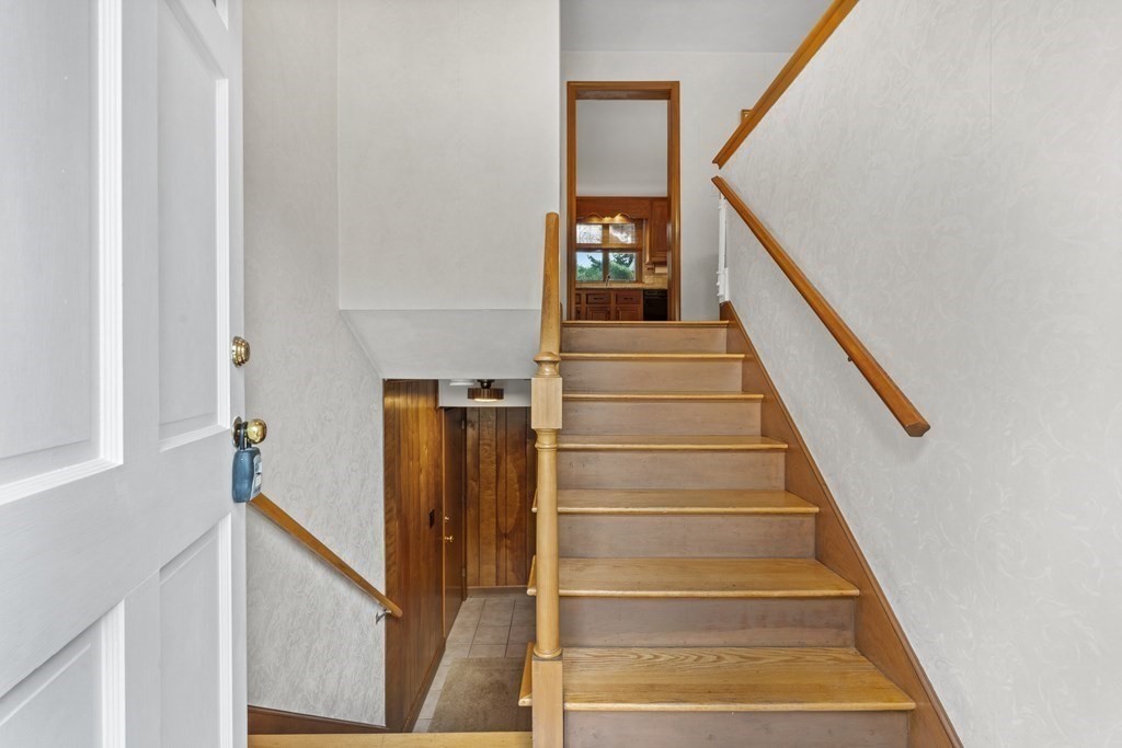 135 Rustic Road Walpole, MA 02032 - Photo 29 of 37 a view of entryway