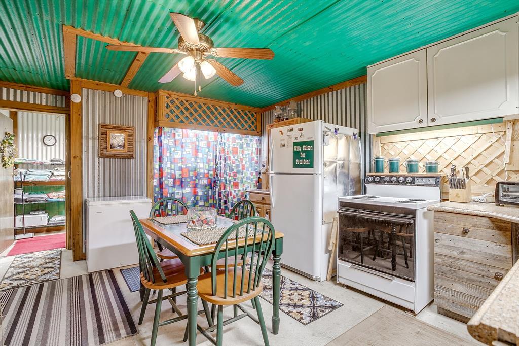 436 Luke Road Springtown, TX 76082 - Photo 16 of 39 Dining room with ceiling fan