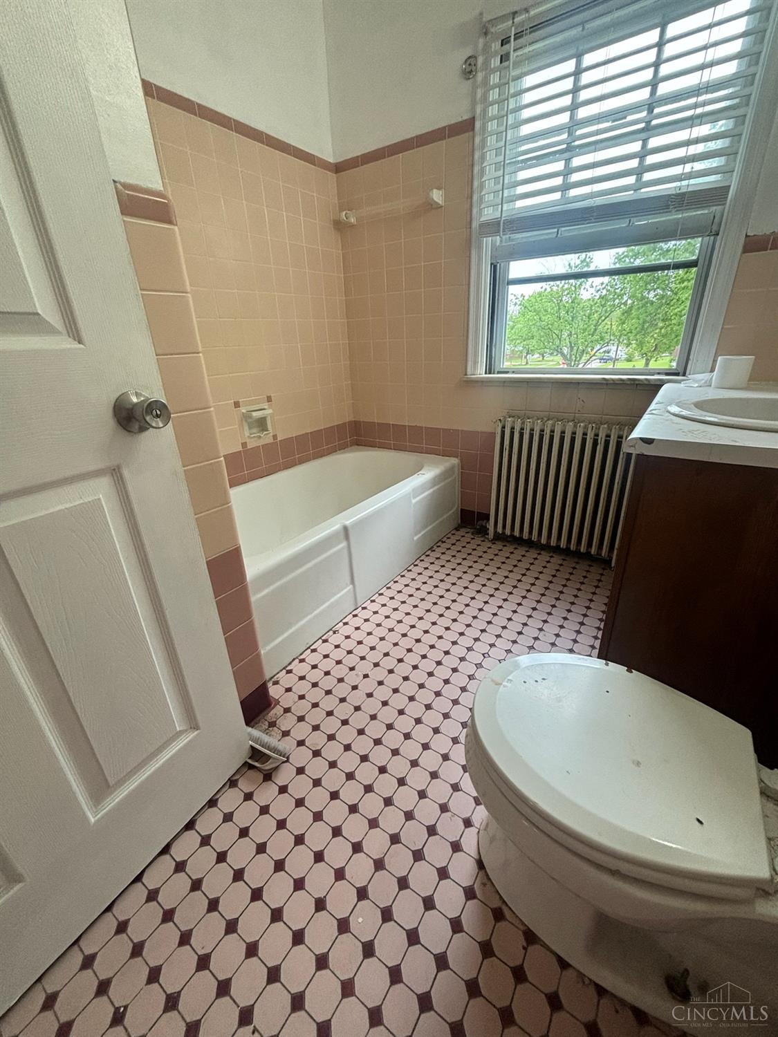 805 West Galbraith Road Cincinnati, OH 45231 - Photo 16 of 25 Gallery Image 16