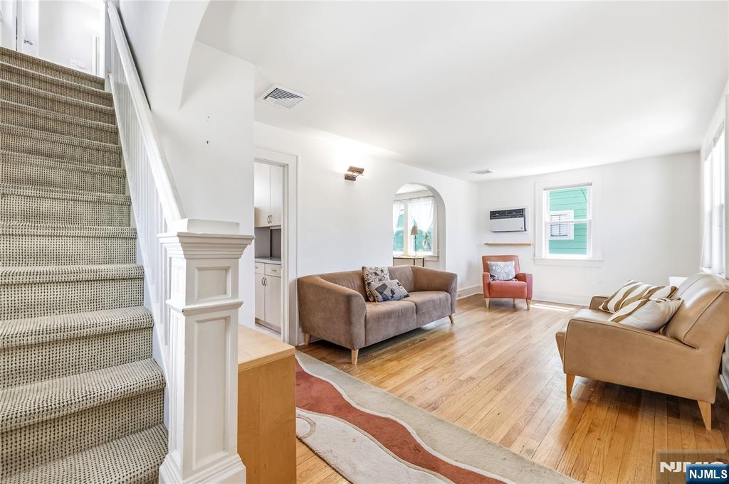 447 Sussex Road Wood-Ridge, NJ 07075 - Photo 4 of 23