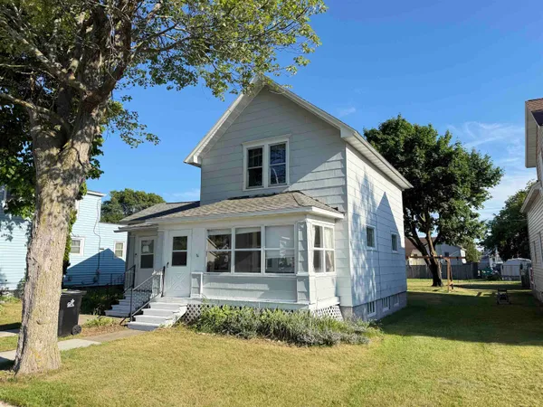 $129,900 | 1817 13th Avenue, Menominee, MI 49858