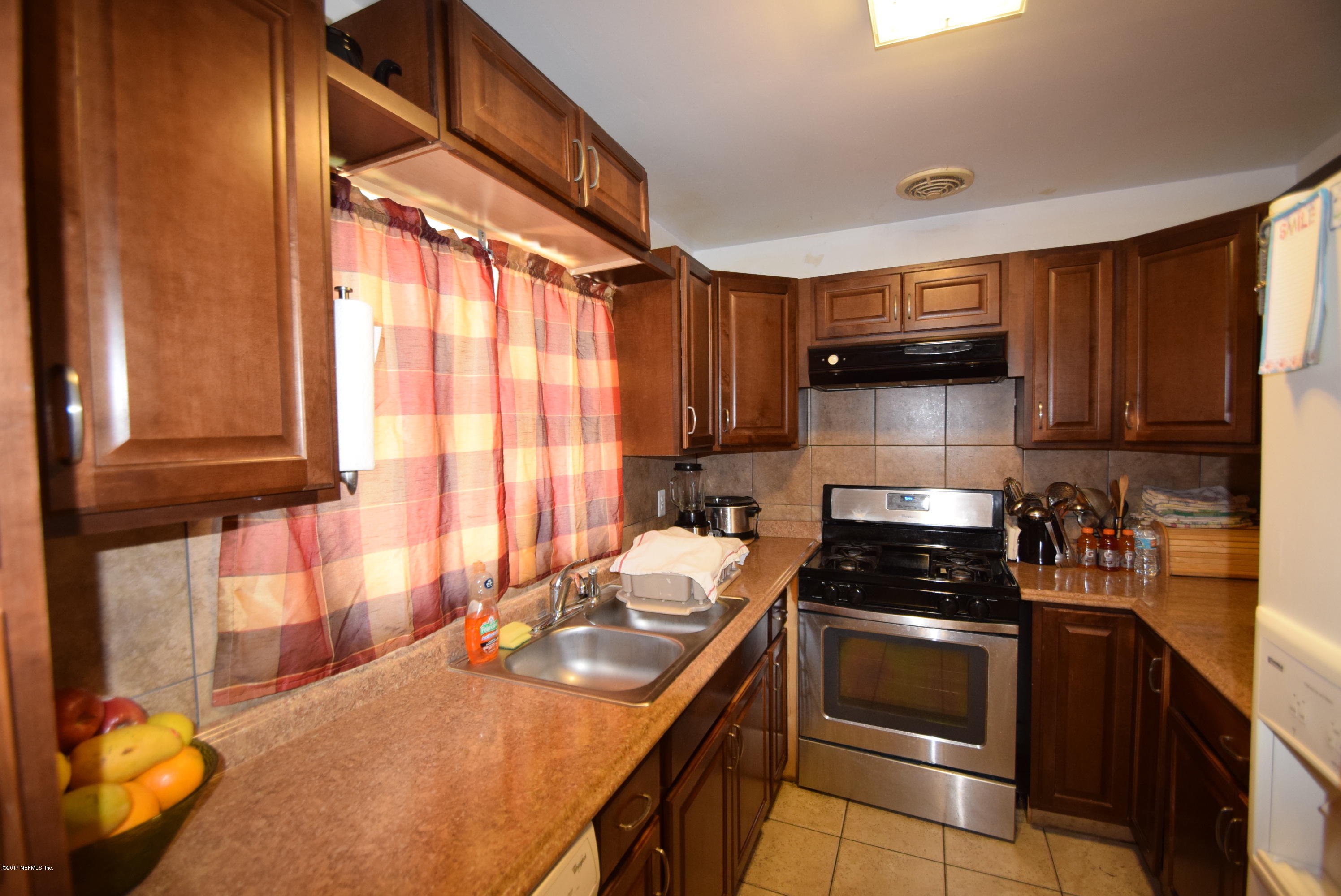 5826 Hickson Road Jacksonville, FL 32207 - Photo 3 of 19 DSC_0904