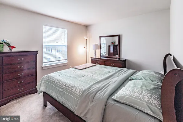 $570,000 | 604 Longleaf Drive, Newark, DE 19702