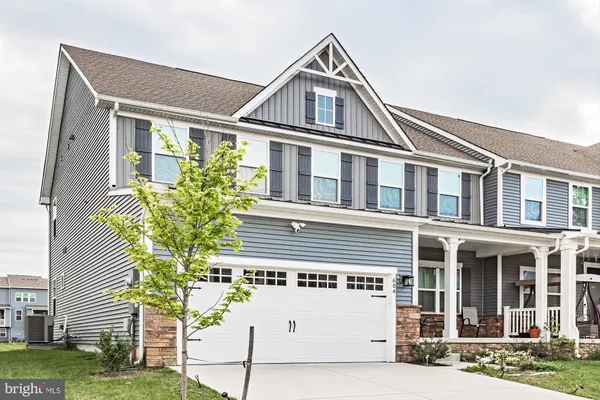 $570,000 | 604 Longleaf Drive, Newark, DE 19702