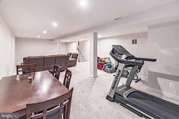 $570,000 | 604 Longleaf Drive, Newark, DE 19702