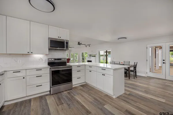 $825,000 | 16892 Oakwood Drive, Flint, TX 75762
