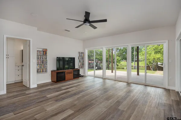 $825,000 | 16892 Oakwood Drive, Flint, TX 75762