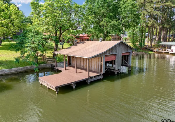 $825,000 | 16892 Oakwood Drive, Flint, TX 75762
