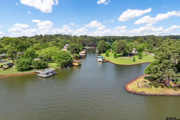 $825,000 | 16892 Oakwood Drive, Flint, TX 75762
