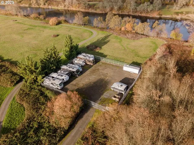 an outdoor space with lots of furniture