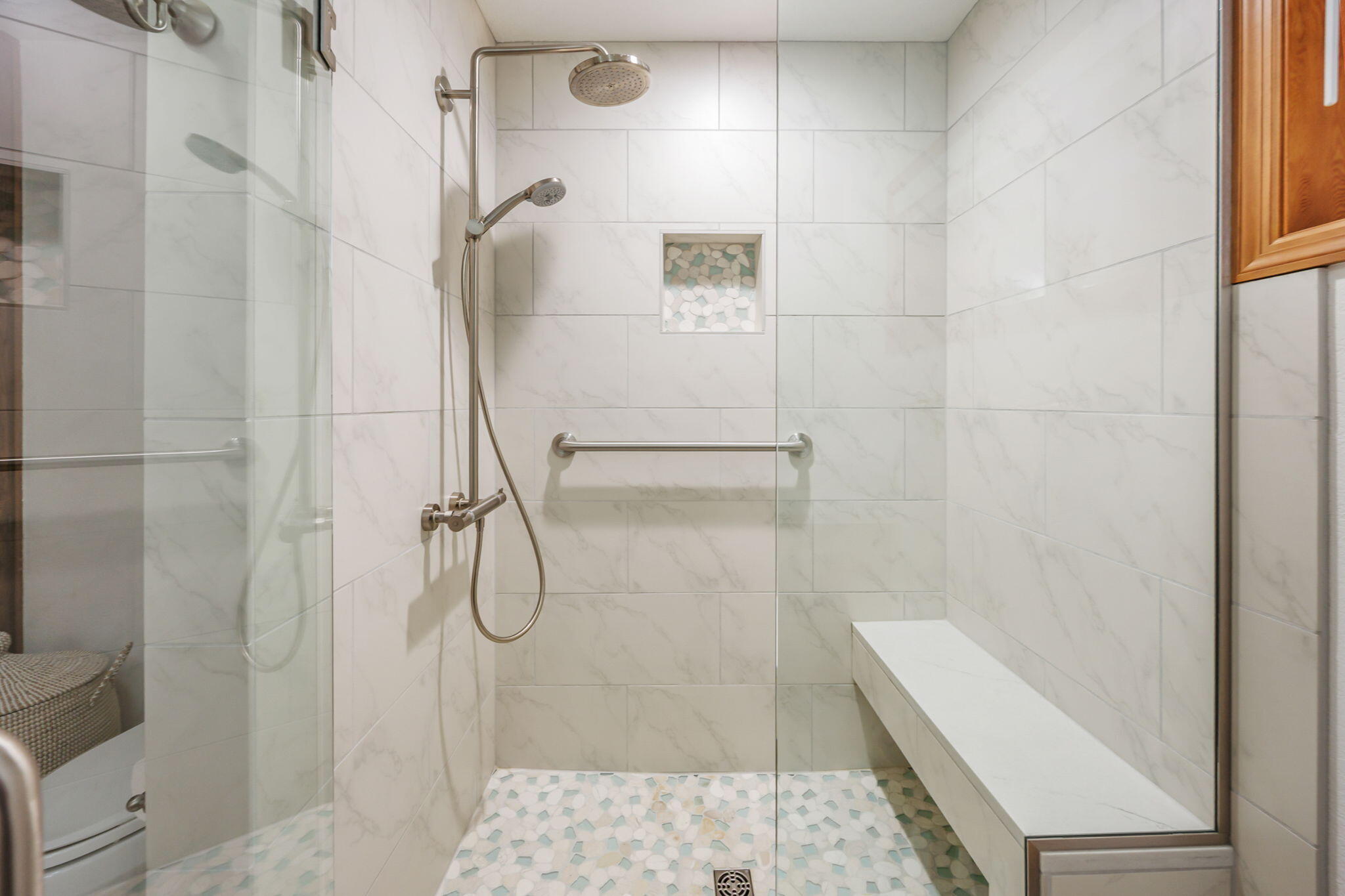 120 Lomas Road Jacksonville, OR 97530 - Photo 33 of 62 a bathroom with a shower