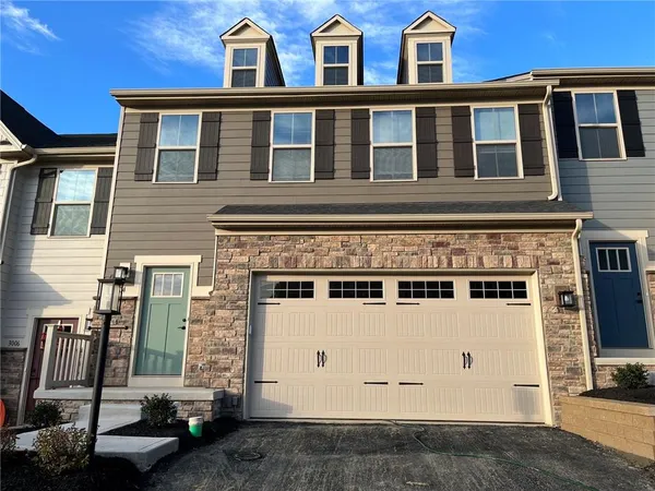 $2,250 | 3004 Kapalua Lane, Jeannette, PA 15644