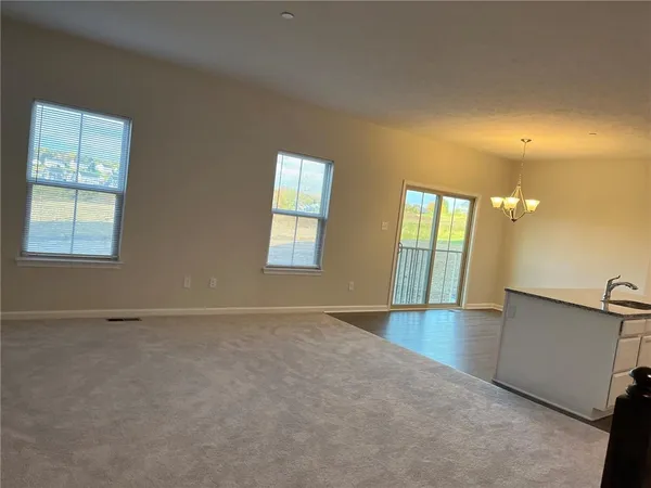 $2,250 | 3004 Kapalua Lane, Jeannette, PA 15644