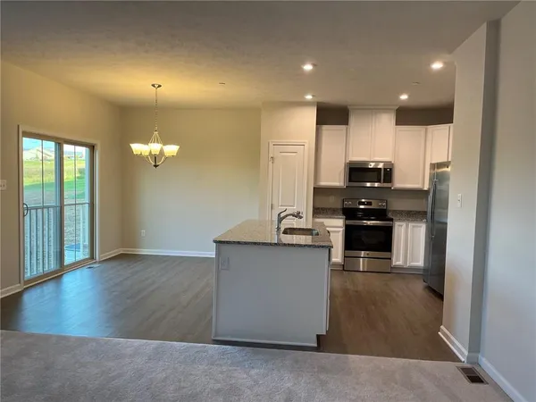 $2,250 | 3004 Kapalua Lane, Jeannette, PA 15644