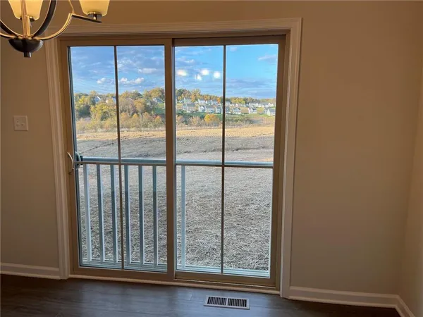 $2,250 | 3004 Kapalua Lane, Jeannette, PA 15644