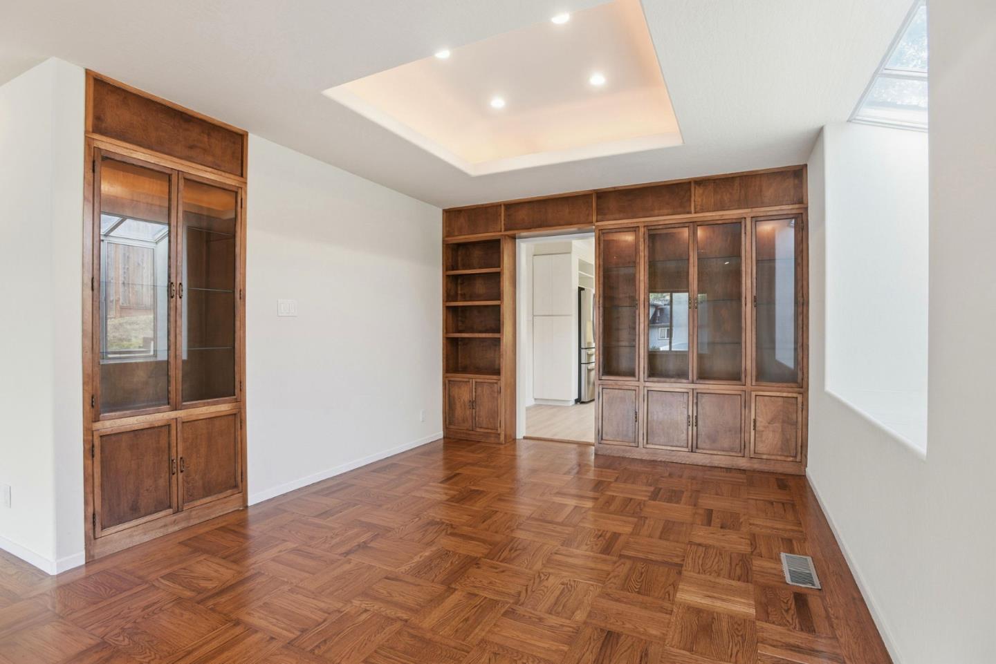 3300 El Sobrante Street San Mateo, CA 94403 - Photo 11 of 48