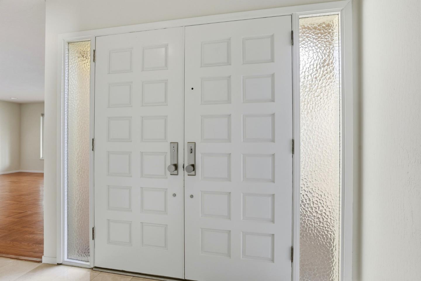 3300 El Sobrante Street San Mateo, CA 94403 - Photo 5 of 48