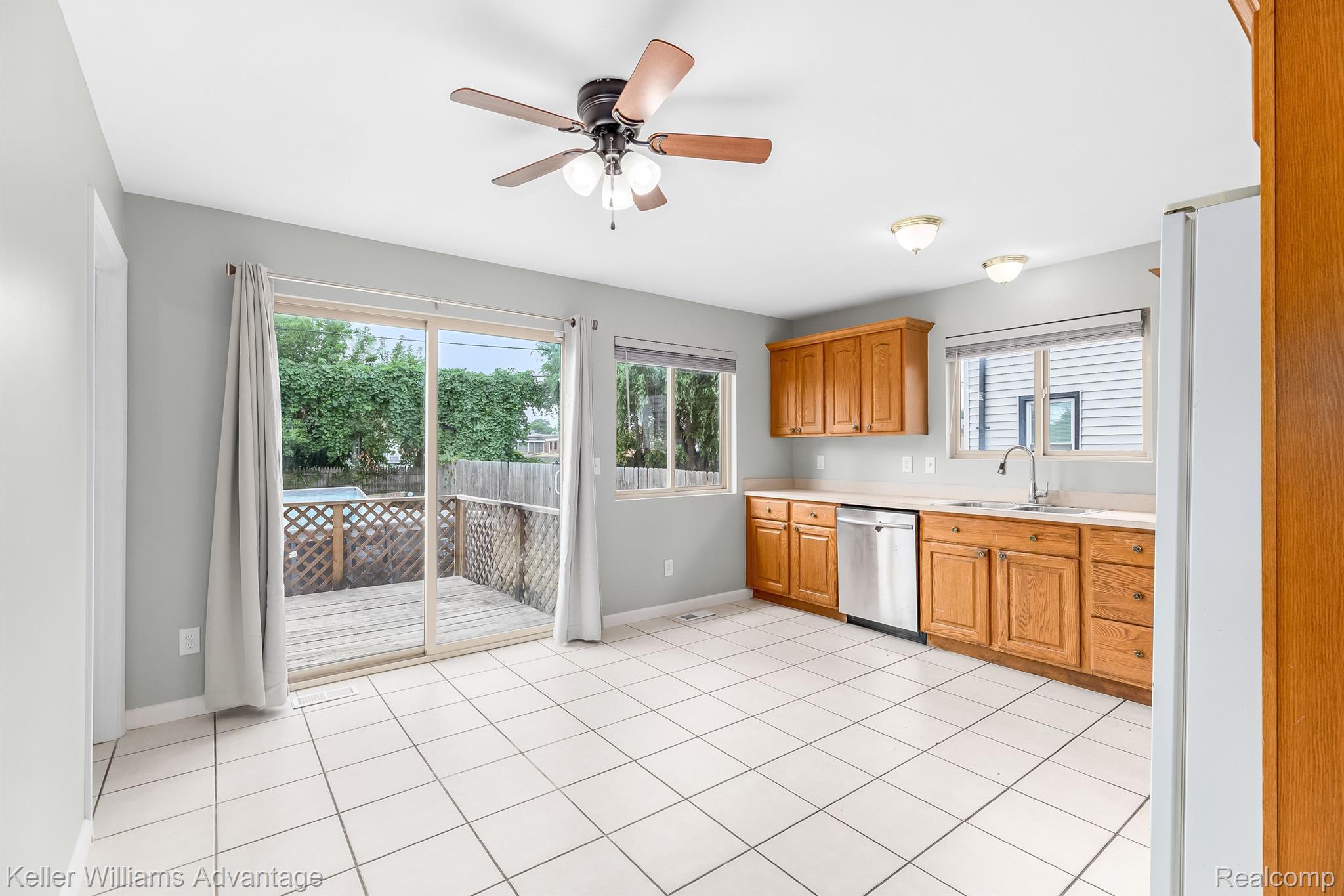 8040 Stephens Road Warren, MI 48089 - Photo 12 of 26 Gallery Image 12