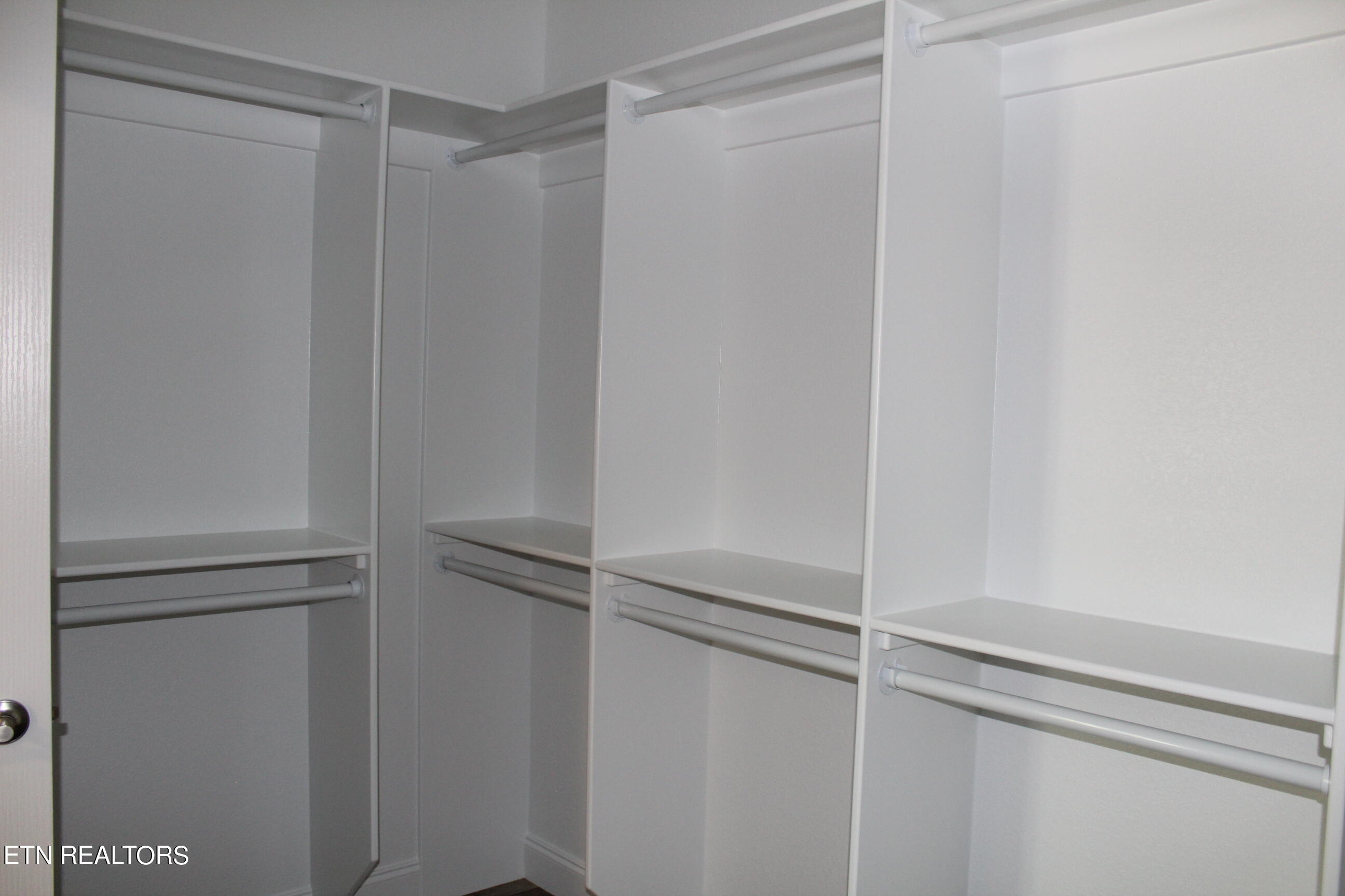 1127 Arrowhead Road Monterey, TN 38574 - Photo 23 of 35 MBR Walk in Closet