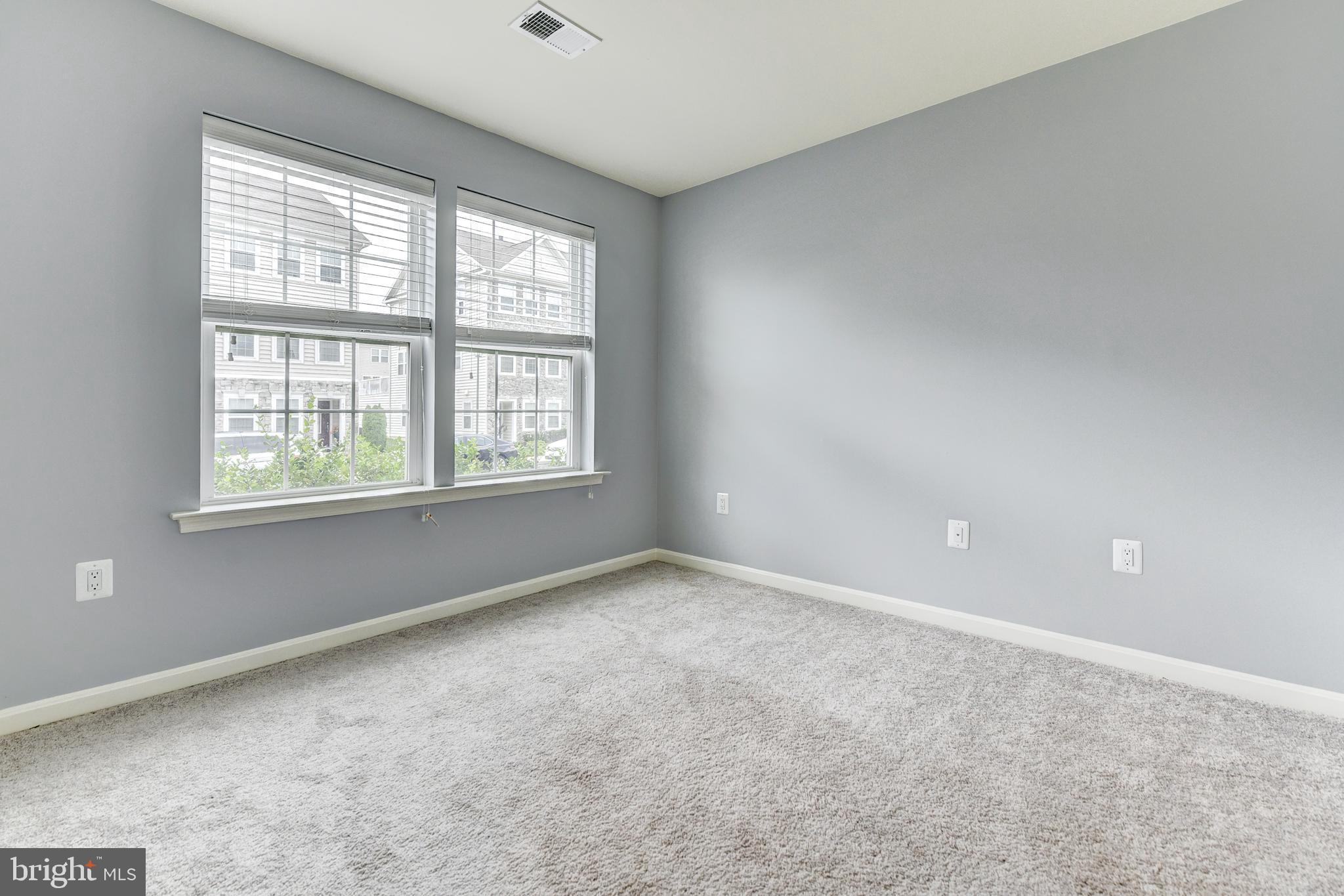 44104 Turf Field Square Chantilly, VA 20152 - Photo 28 of 38