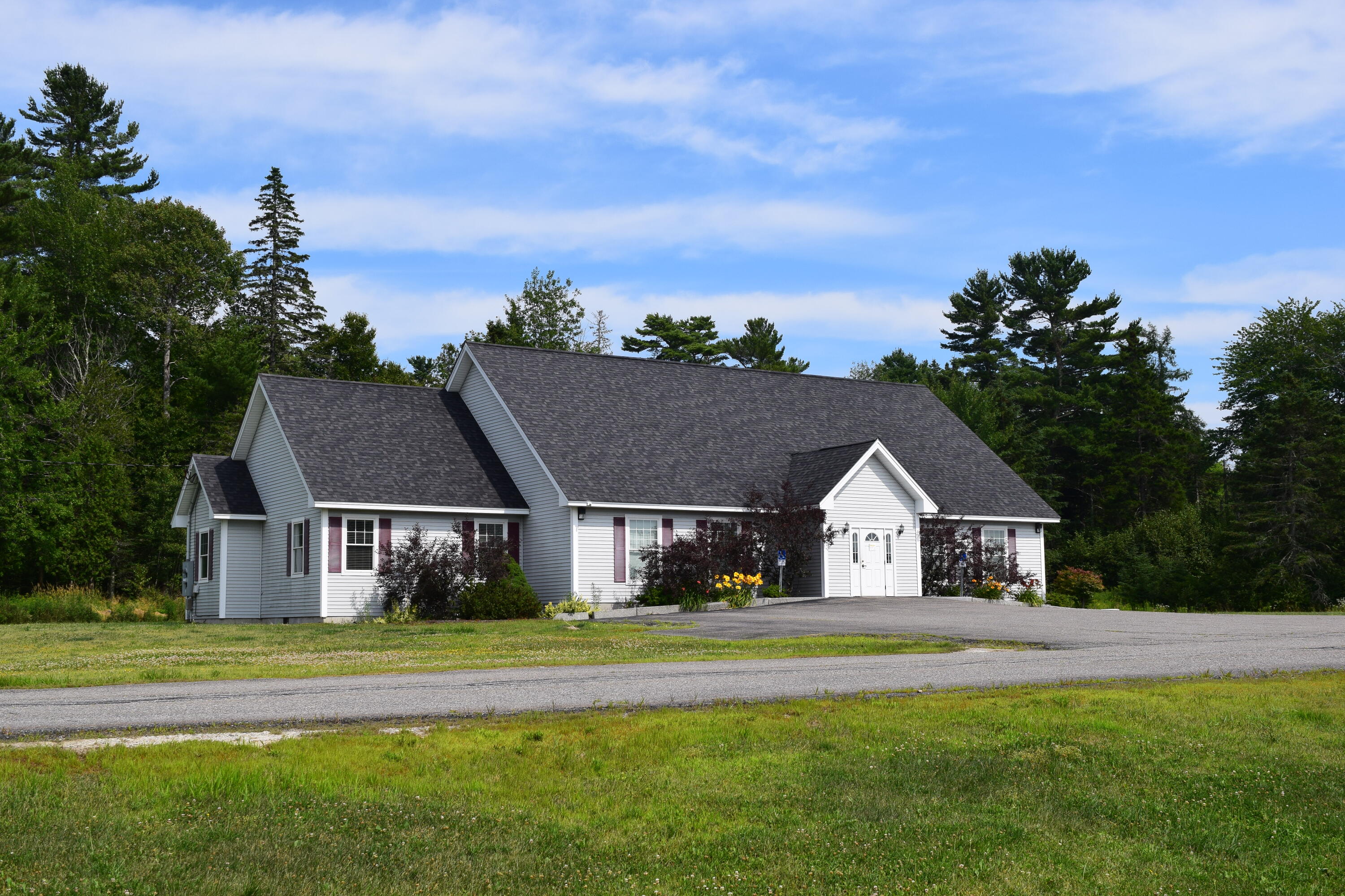 77 Beechland Road Ellsworth, ME 04605 - Photo 1 of 25 DSC_0244
