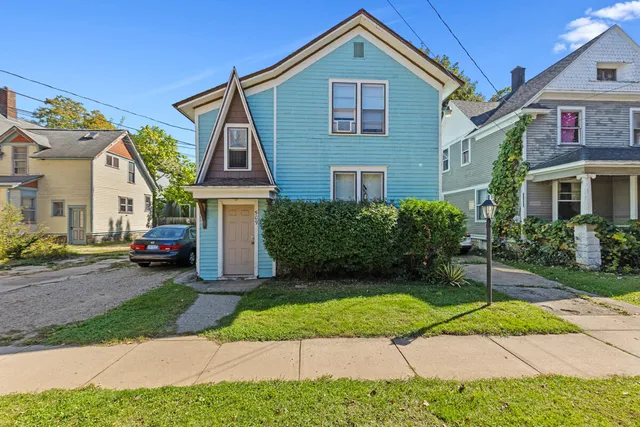 $299,900 | 509 Oak Street, Kalamazoo, MI 49007