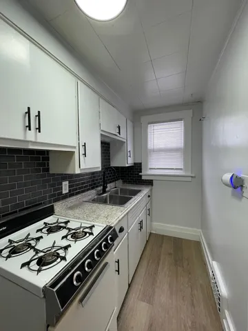 $299,900 | 509 Oak Street, Kalamazoo, MI 49007