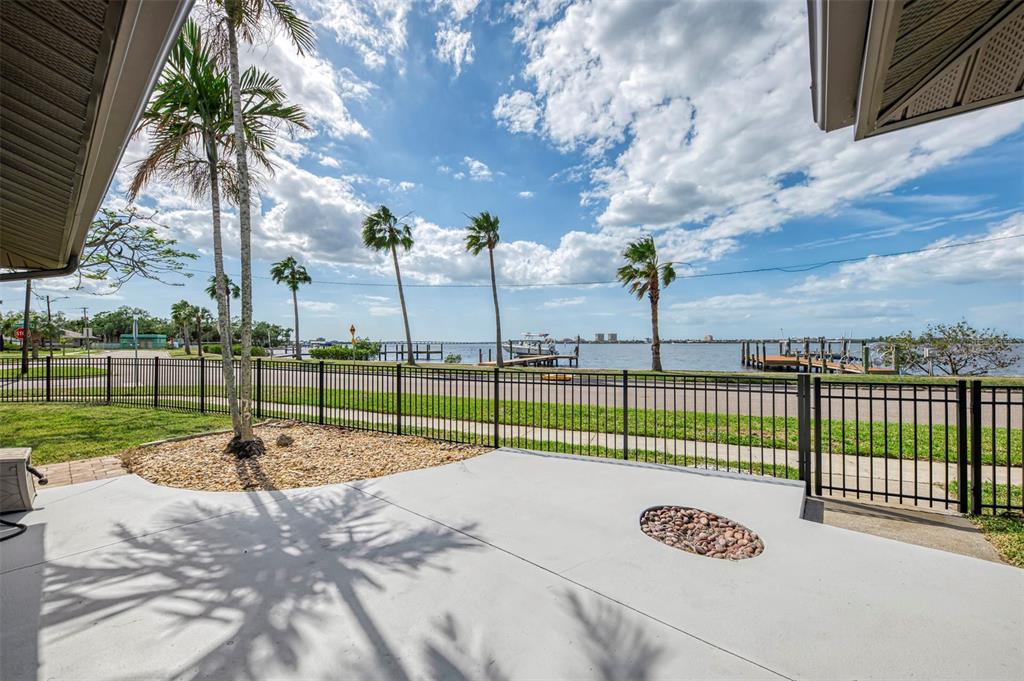 1822 Riverside Drive East Bradenton, FL 34208 - Photo 6 of 46 a view of a park