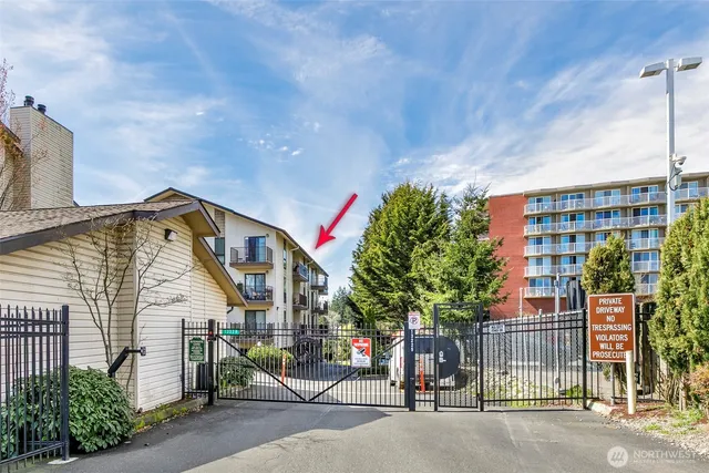 $385,000 | 13229 Linden Avenue North, Unit 509B, Seattle, WA 98133