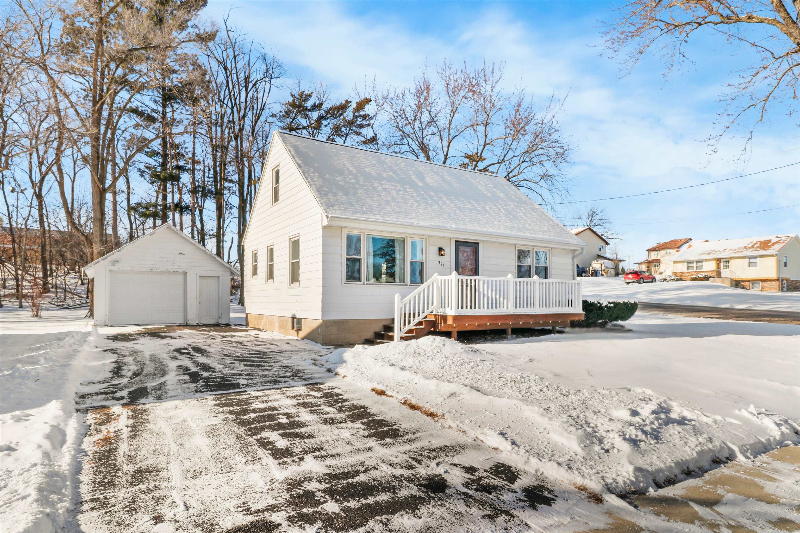 321 West Mulberry Street Baraboo, WI 53913 - Photo 2 of 27