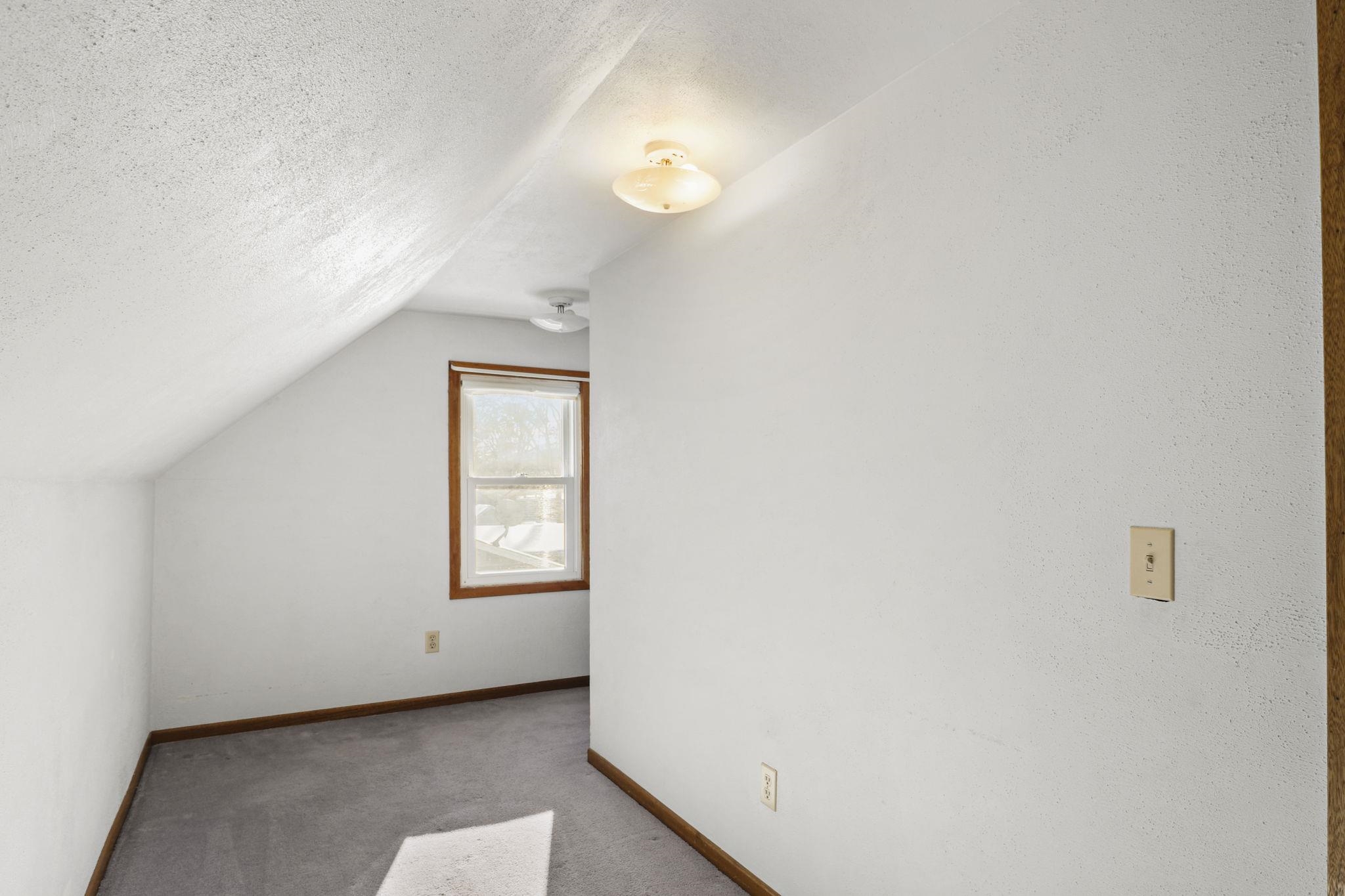 321 West Mulberry Street Baraboo, WI 53913 - Photo 23 of 27