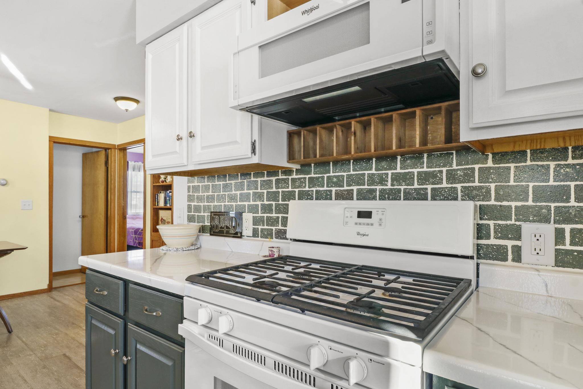 321 West Mulberry Street Baraboo, WI 53913 - Photo 9 of 27