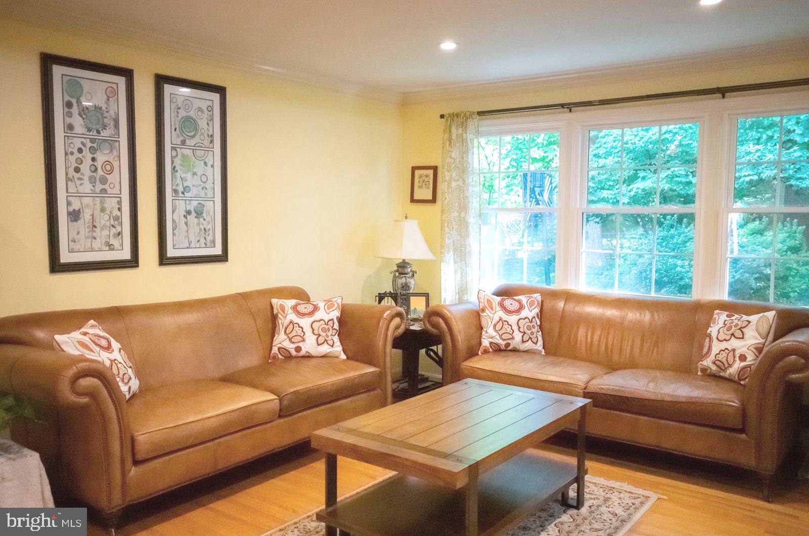 6602 Tusculum Road Bethesda, MD 20817 - Photo 3 of 21 Formal Living Room