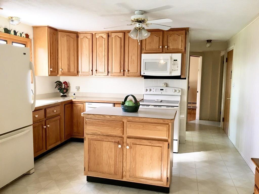 9 Wolcott Road Shrewsbury, MA 01545 - Photo 6 of 35 Gallery Image 6
