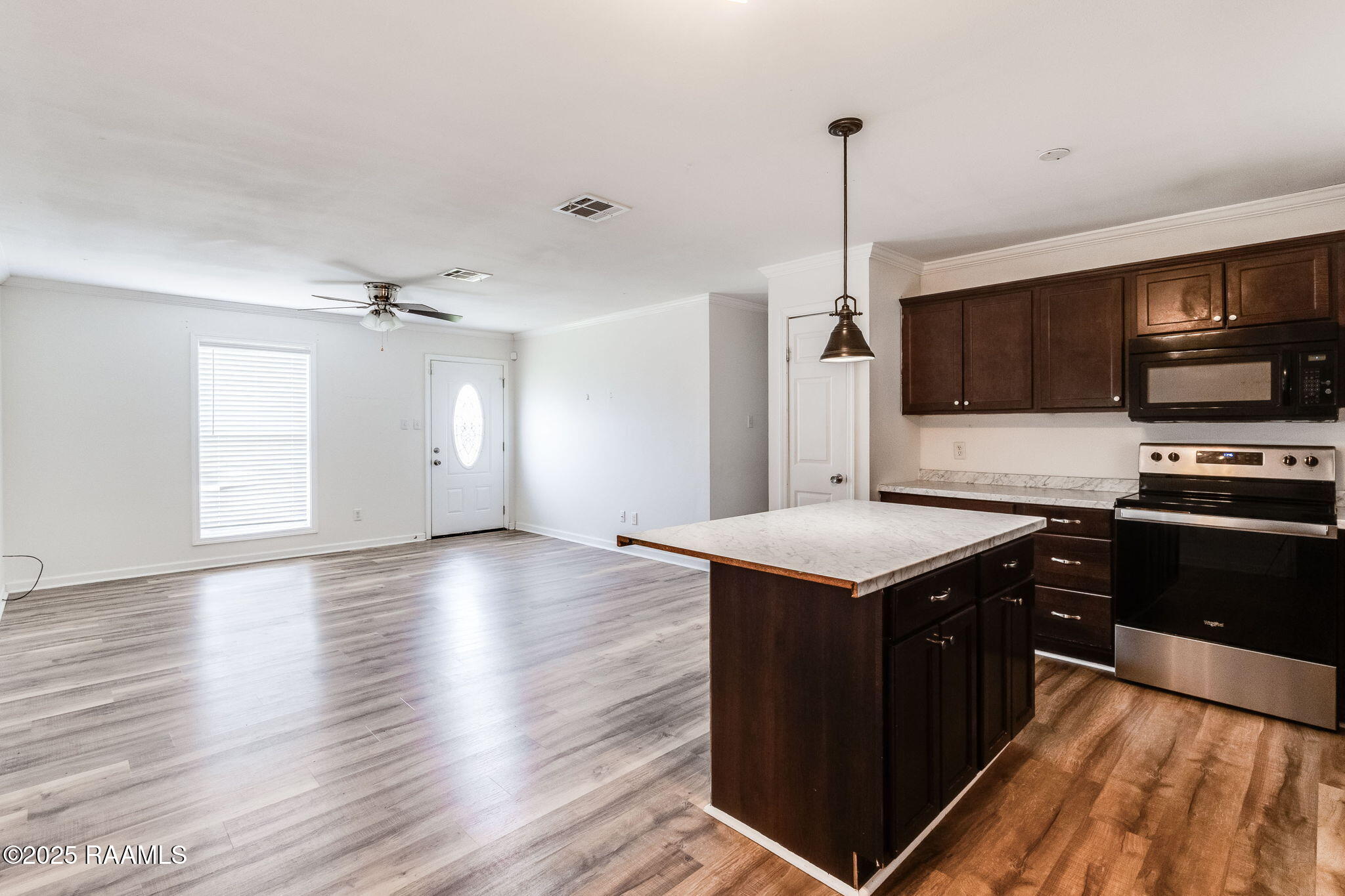 2212 Grand Prairie Road New Iberia, LA 70560 - Photo 13 of 15 12-web-or-mls-2212 Grand Prairie Rd-11