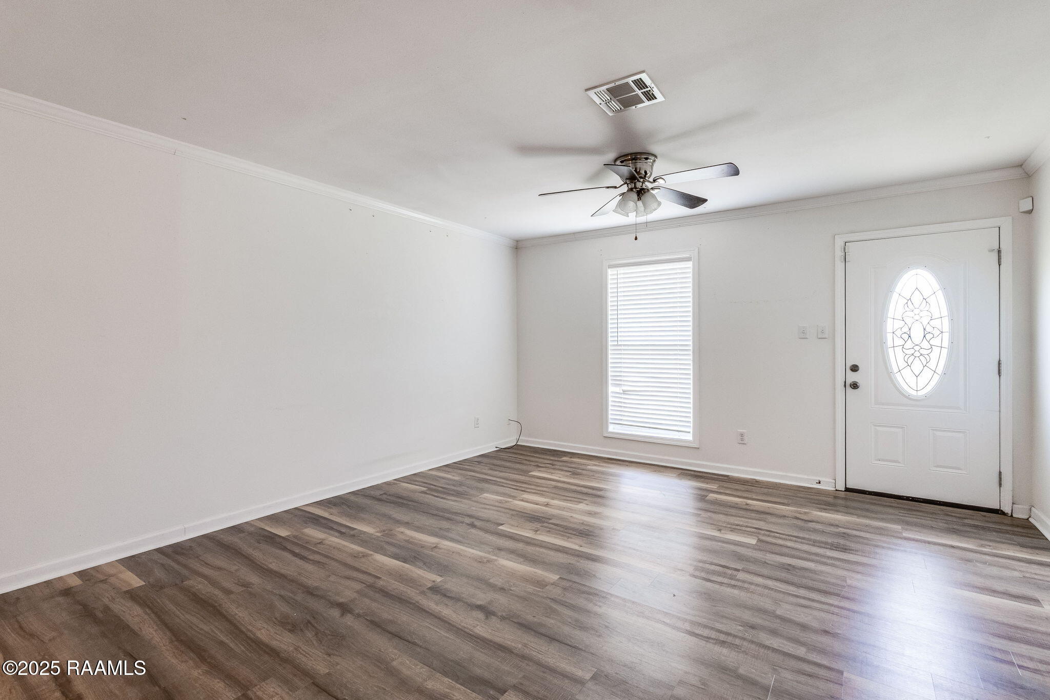 2212 Grand Prairie Road New Iberia, LA 70560 - Photo 6 of 15 5-web-or-mls-2212 Grand Prairie Rd-4