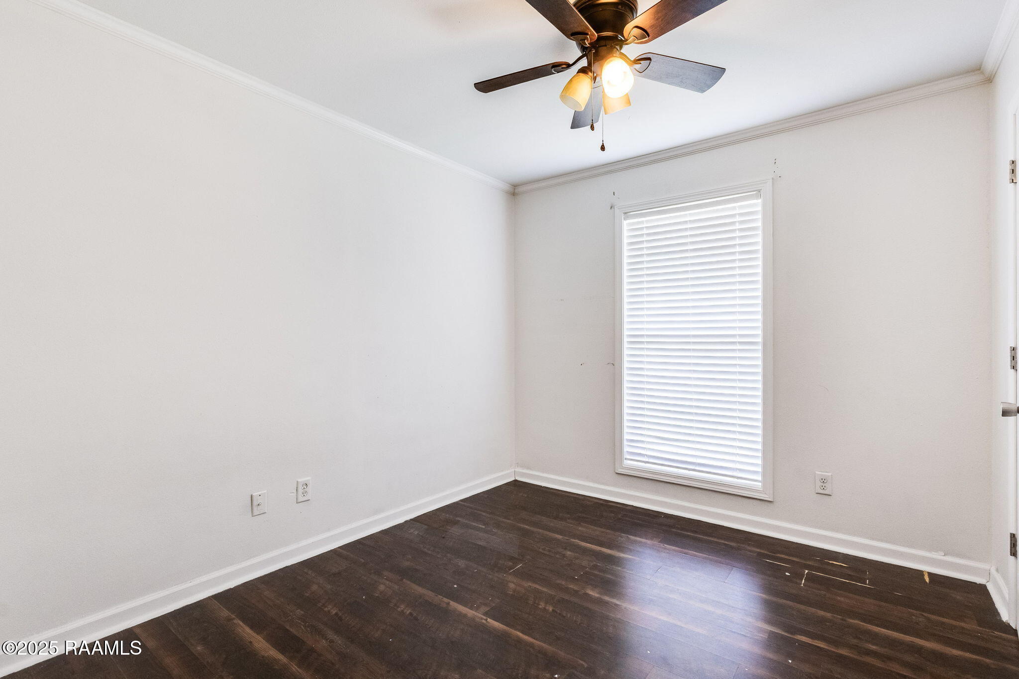 2212 Grand Prairie Road New Iberia, LA 70560 - Photo 8 of 15 7-web-or-mls-2212 Grand Prairie Rd-6