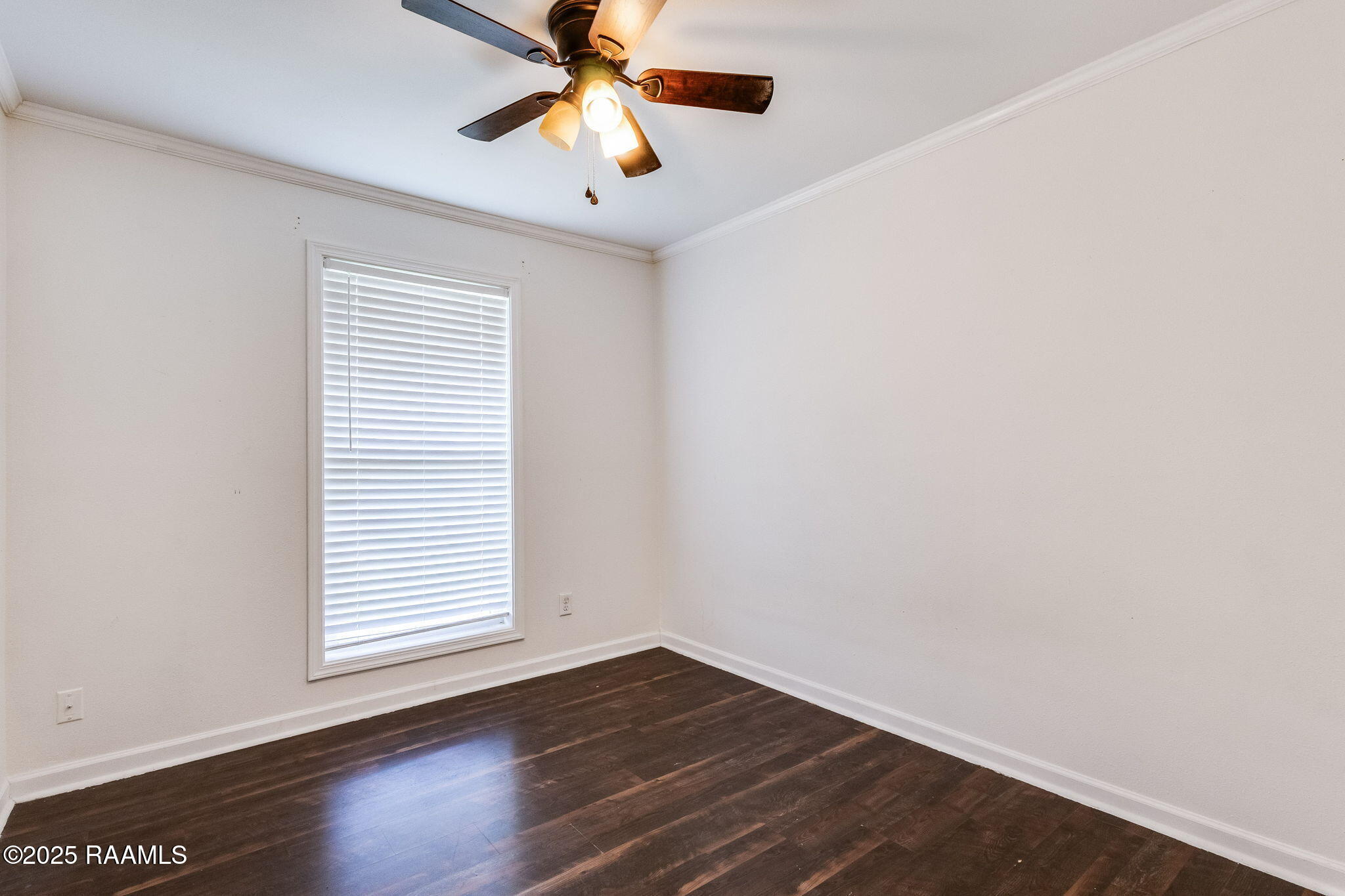 2212 Grand Prairie Road New Iberia, LA 70560 - Photo 9 of 15 8-web-or-mls-2212 Grand Prairie Rd-7