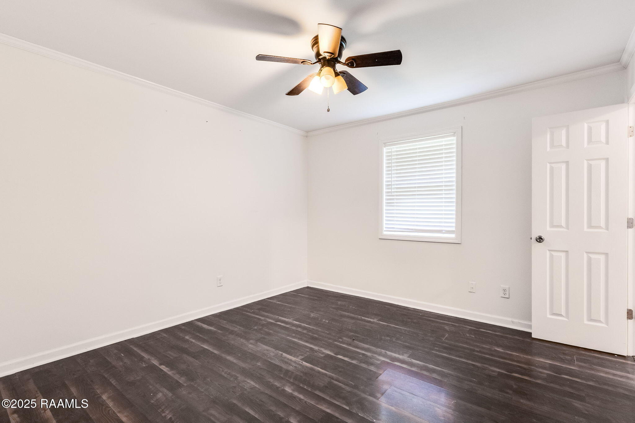 2212 Grand Prairie Road New Iberia, LA 70560 - Photo 10 of 15 9-web-or-mls-2212 Grand Prairie Rd-8