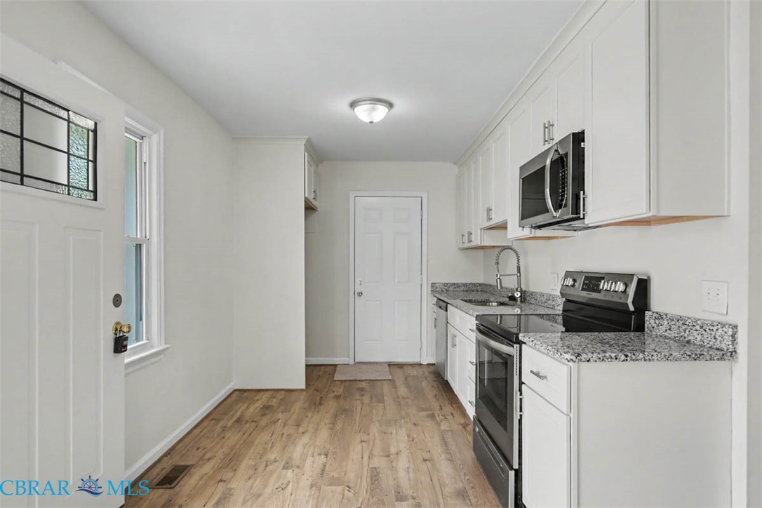 615 Bell Street Hampton, VA 23661 - Photo 11 of 32