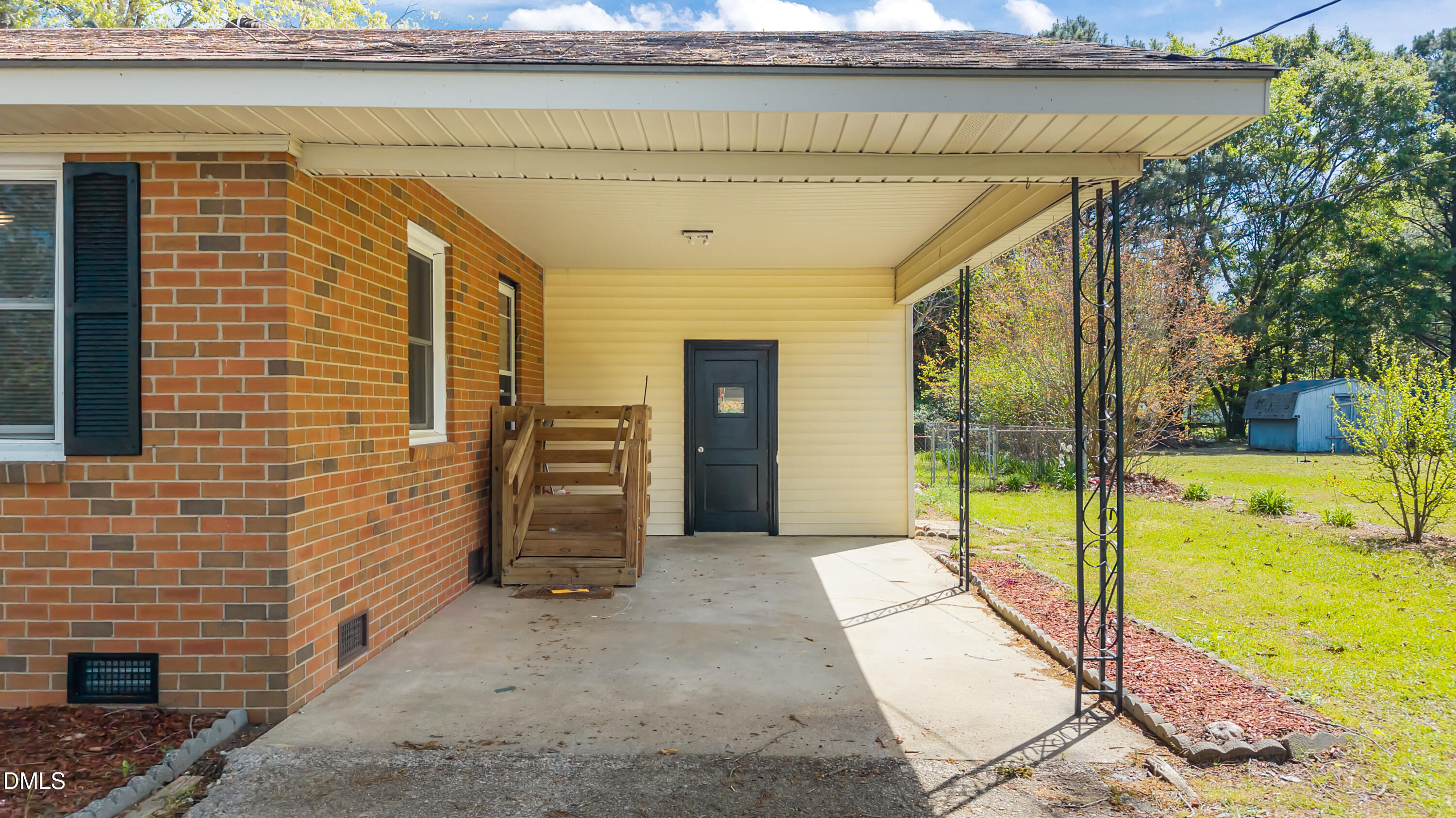 4149 Woodcrest Road Rocky Mount, NC 27803 - Photo 5 of 43 a view of an entryway
