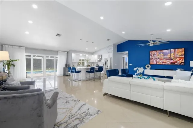 $895,000 | 10082 Harbourtown Court, Boca Raton, FL 33498