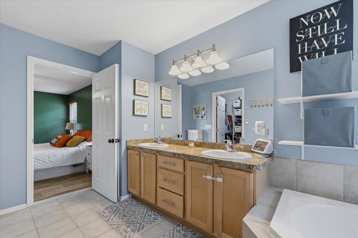 9783 Viewcrest Court Howell, MI 48843 - Photo 21 of 51 22-9793 Viewcrest-53