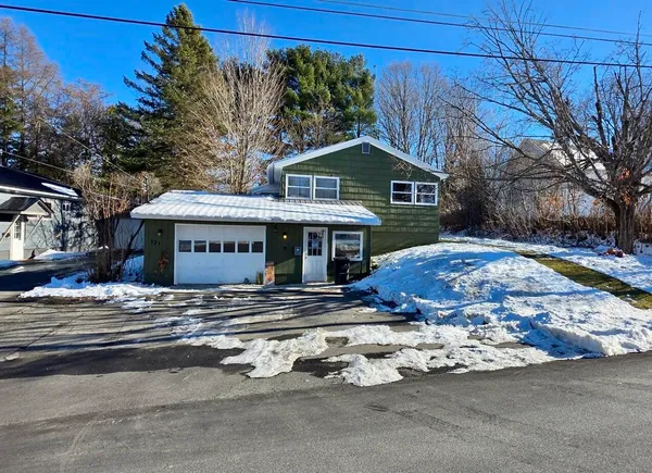 $187,900 | 121 Dudley Street, Presque Isle, ME 04769